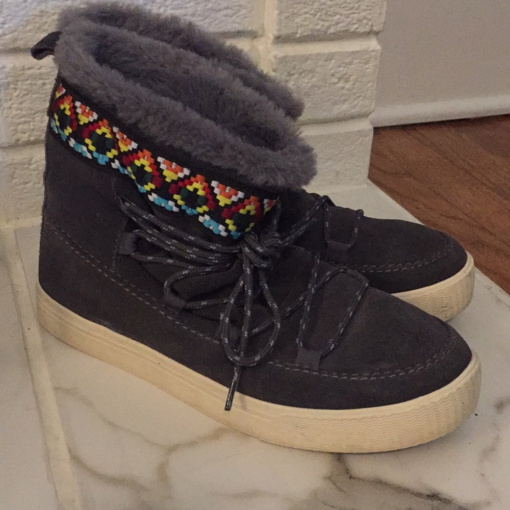 TOMS winter boots
